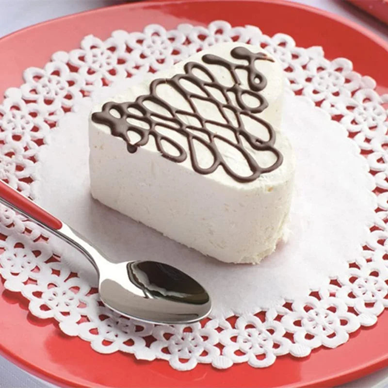 150Pcs Round Mat Paper Doily Lace Brim Cupcake Pad for Fried Food Dessert Cookies Party Wedding Table Decor Biscuit Cake Pad