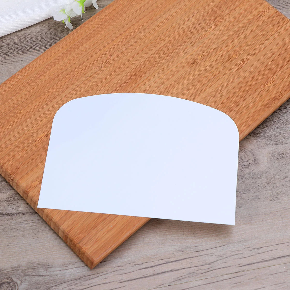 4Pcs Plastic Baking Scraper Set Multipurpose Dough Cutter Cake Cream Smoother Essential Kitchen Tool Baking Scraper