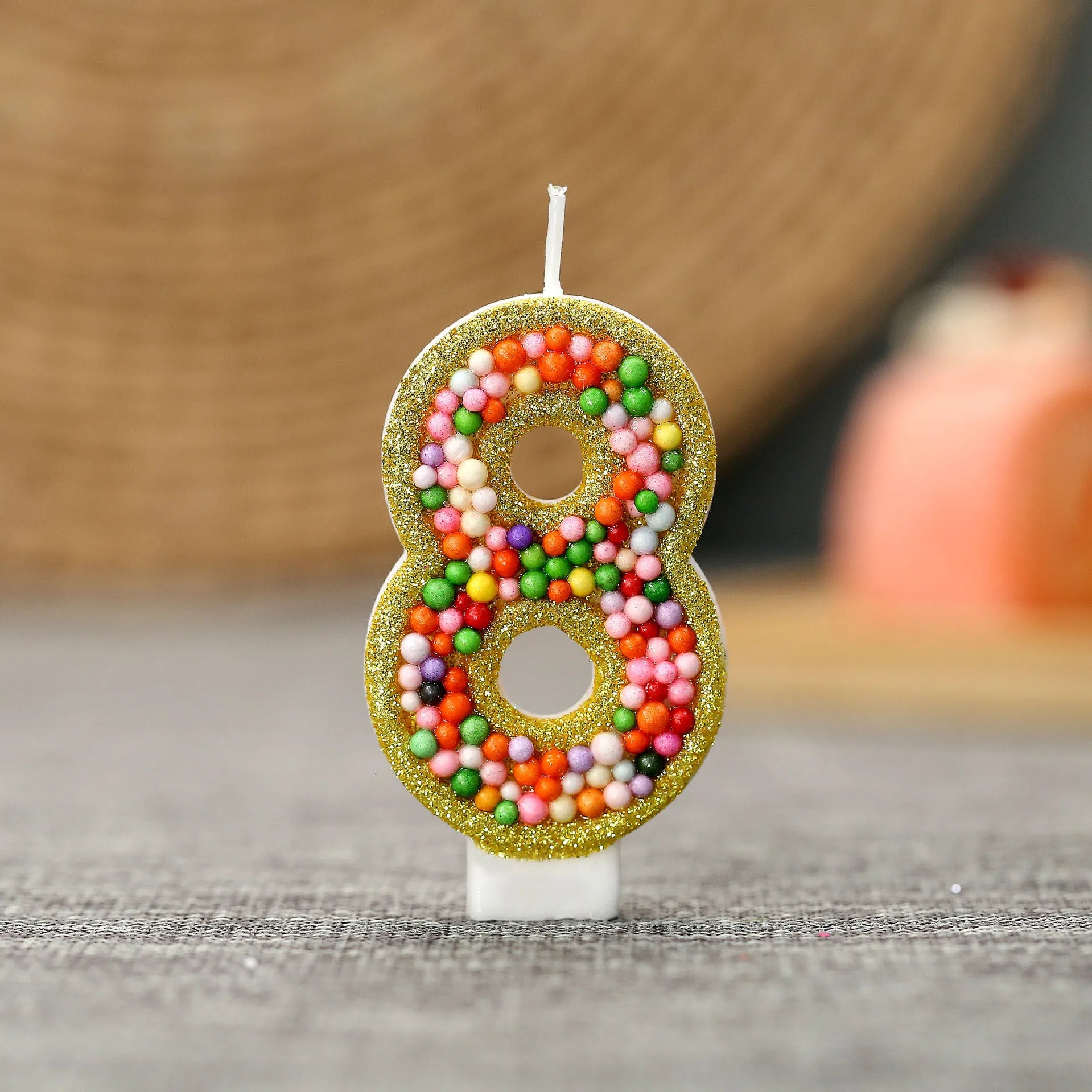 Colorful macarons 0-9 can be freely combined with digital candles. Birthday candles are perfect for high-end baking cake decorat