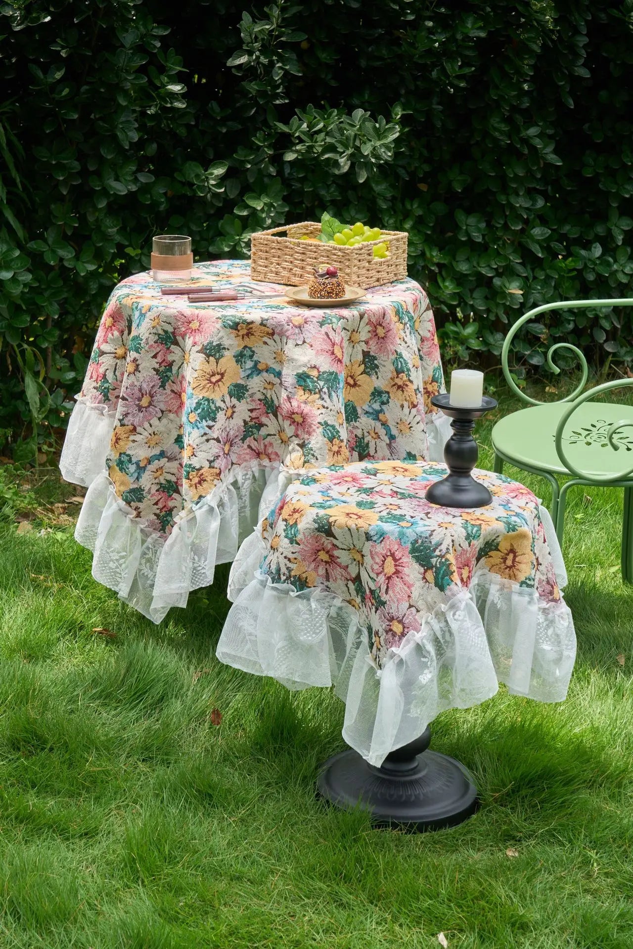 Floral Tablecloth with Lace Trim Flower Jacquard Rectangular Dinner Table Cover,for Kitchen Dinning Tabletop,Home Parties Decor