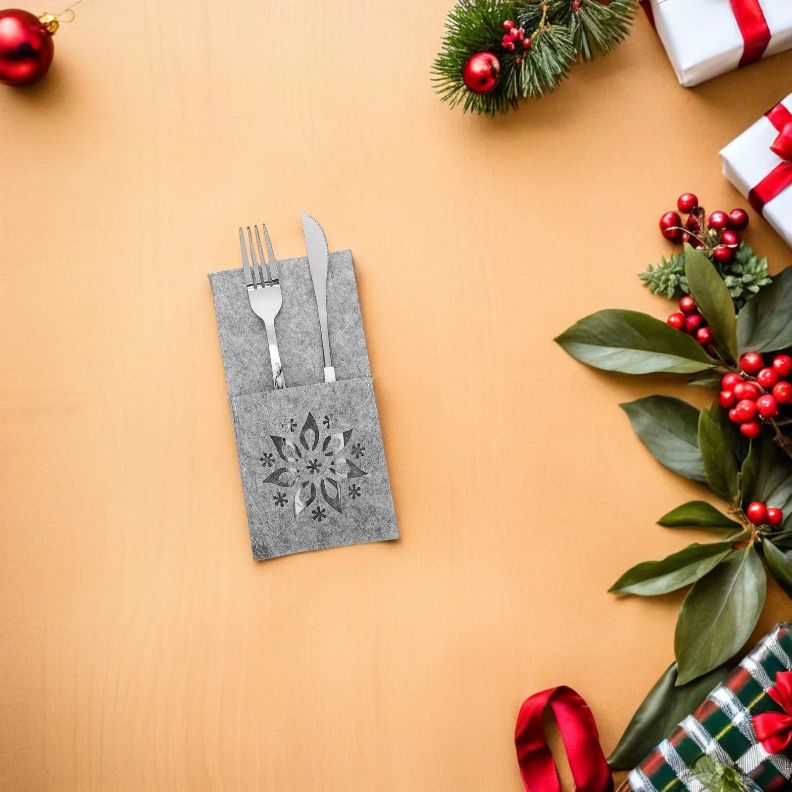 8Pcs Christmas Silverware Bags Rustic Utensil Pouches Cutlery Organizer Fork Spoon Holder Tableware Sleeve Festive Dinner