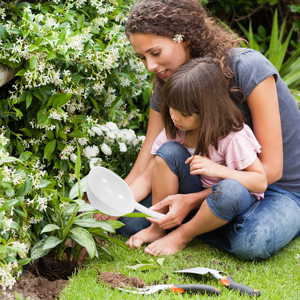 Long Handle Plastic Water Ladle Garden Watering Scoop For Flowers Vegetable Outdoor Plant Care Bath Kitchen Multipurpose Tool