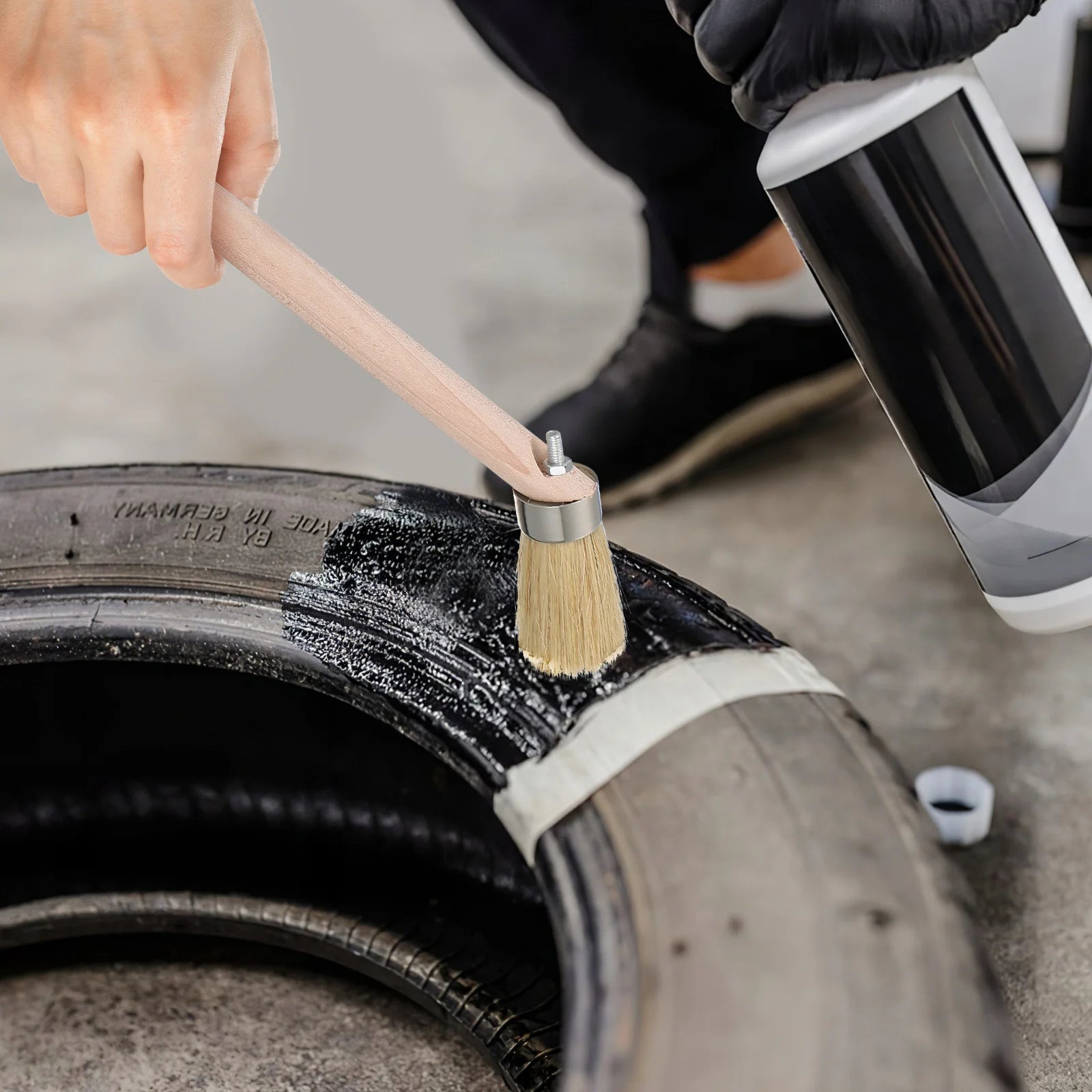 25cm Tire Brush with Wooden Handle for Efficient Lubrication and Detailed Cleaning in Hardtoreach Areas Tire Tools