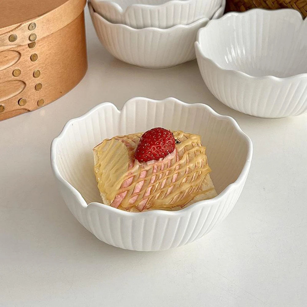 Creative Ceramic Bowl Japanese Solid Color Irregular Floral Shape Porcelain Tableware Breakfast Milk Oats Yogurt Salad Bowls