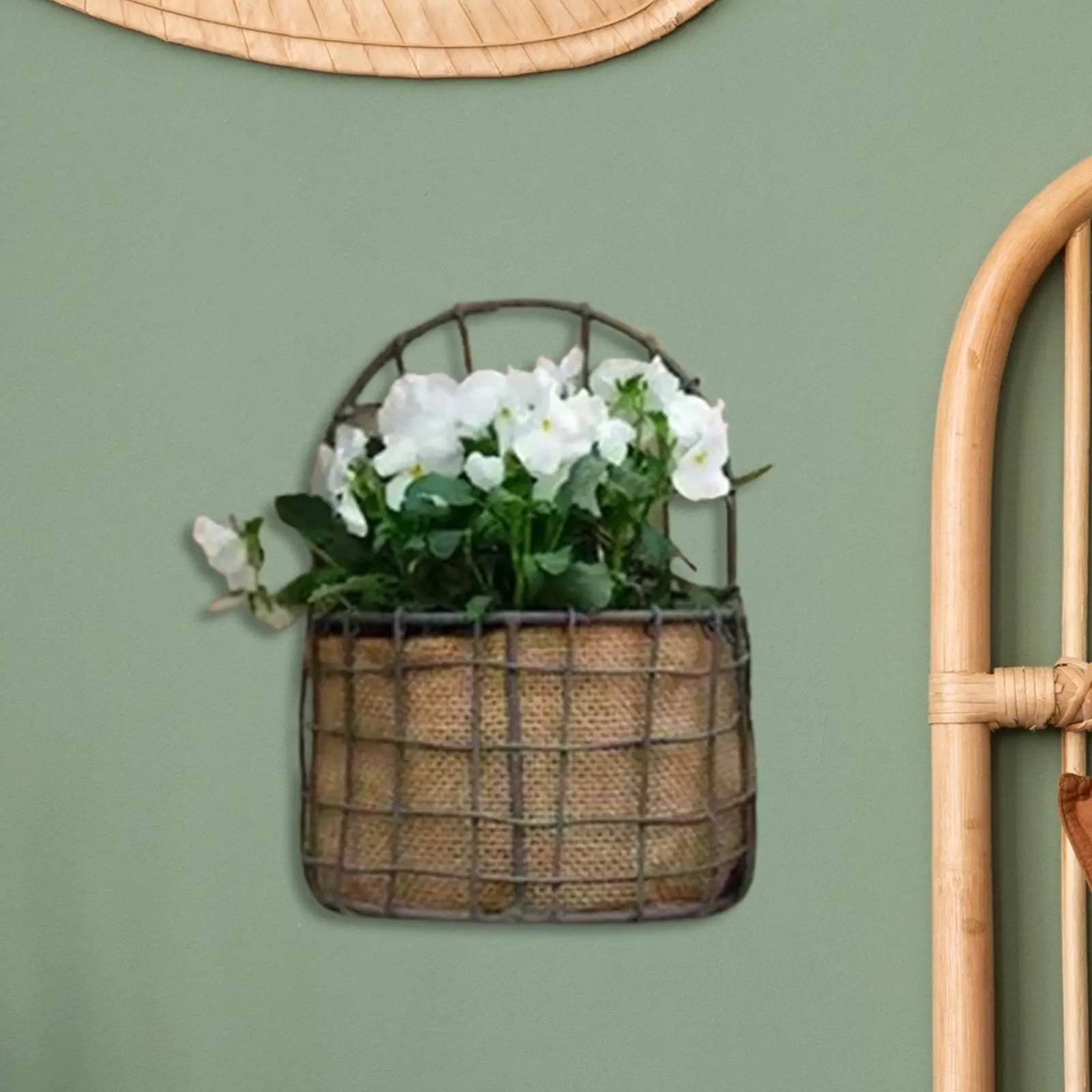 Wall Mounted Basket Hanging Planter Flower Pot Stand Iron Wire Mesh Basket for Garden Balcony Yard Backyard Retro Design Storage
