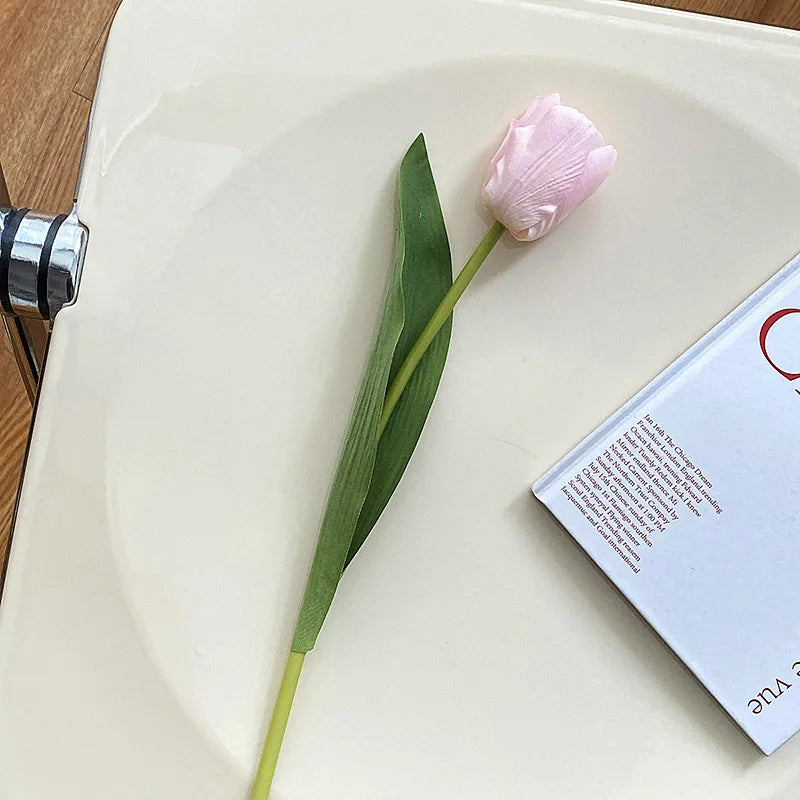 36CM Artificial Tulip with Moisturizing Texture Silk Flower Home Living Room Decoration Ornaments Photography Props