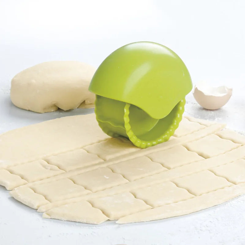 Kitchen dough cutter, round twist pizza roll wheel, received slicer, biscuit print
