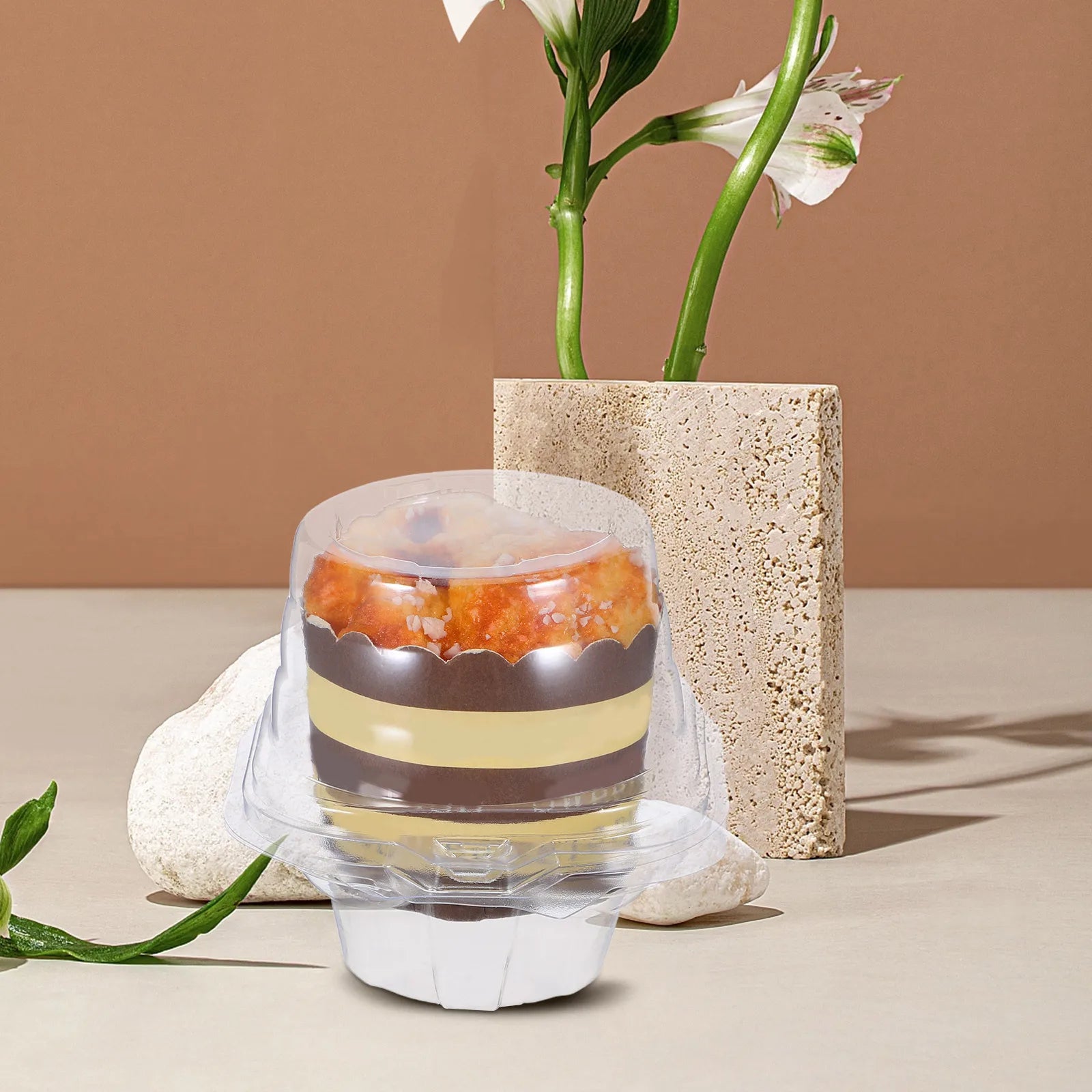 50Pcs Individual Cupcake Containers Clear Plastic Dome Lid Stackable Boxes Cake Carrier for Weddings Parties Events