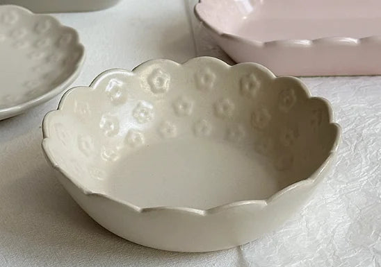European Style Relief Flower Ceramic Tableware High Quality Breakfast Fruit Salad Bowl Solid Color Simple Pastry Bread Plates