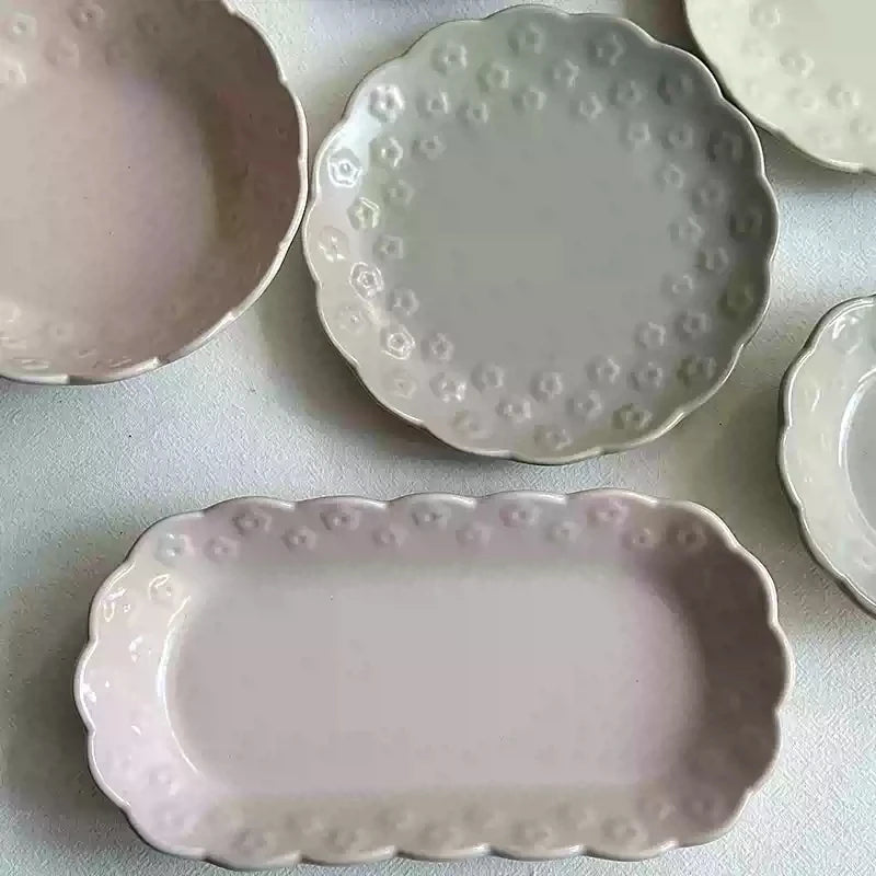 European Style Relief Flower Ceramic Tableware High Quality Breakfast Fruit Salad Bowl Solid Color Simple Pastry Bread Plates