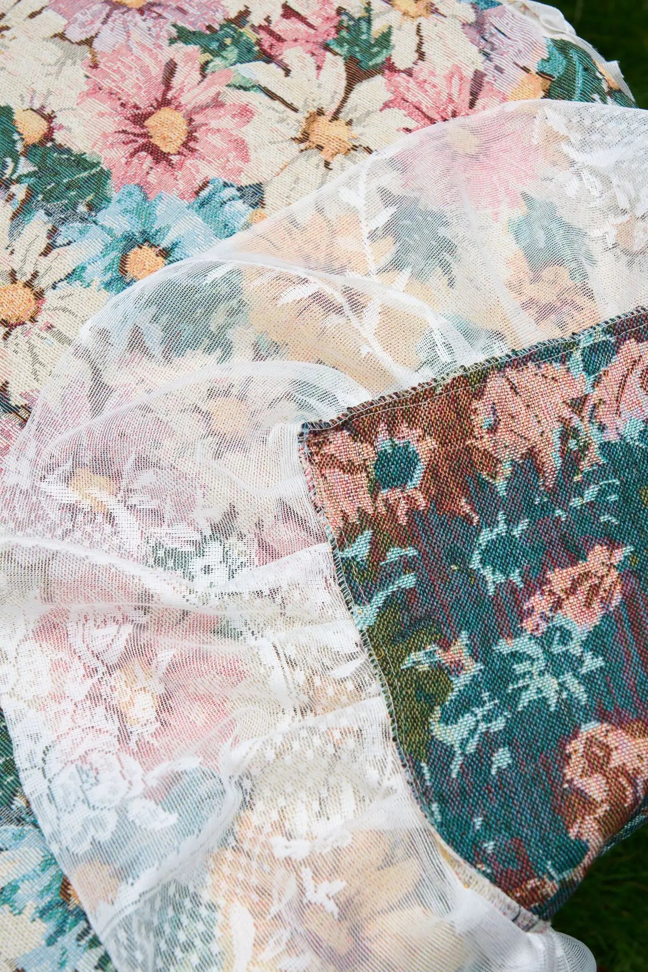 Floral Tablecloth with Lace Trim Flower Jacquard Rectangular Dinner Table Cover,for Kitchen Dinning Tabletop,Home Parties Decor