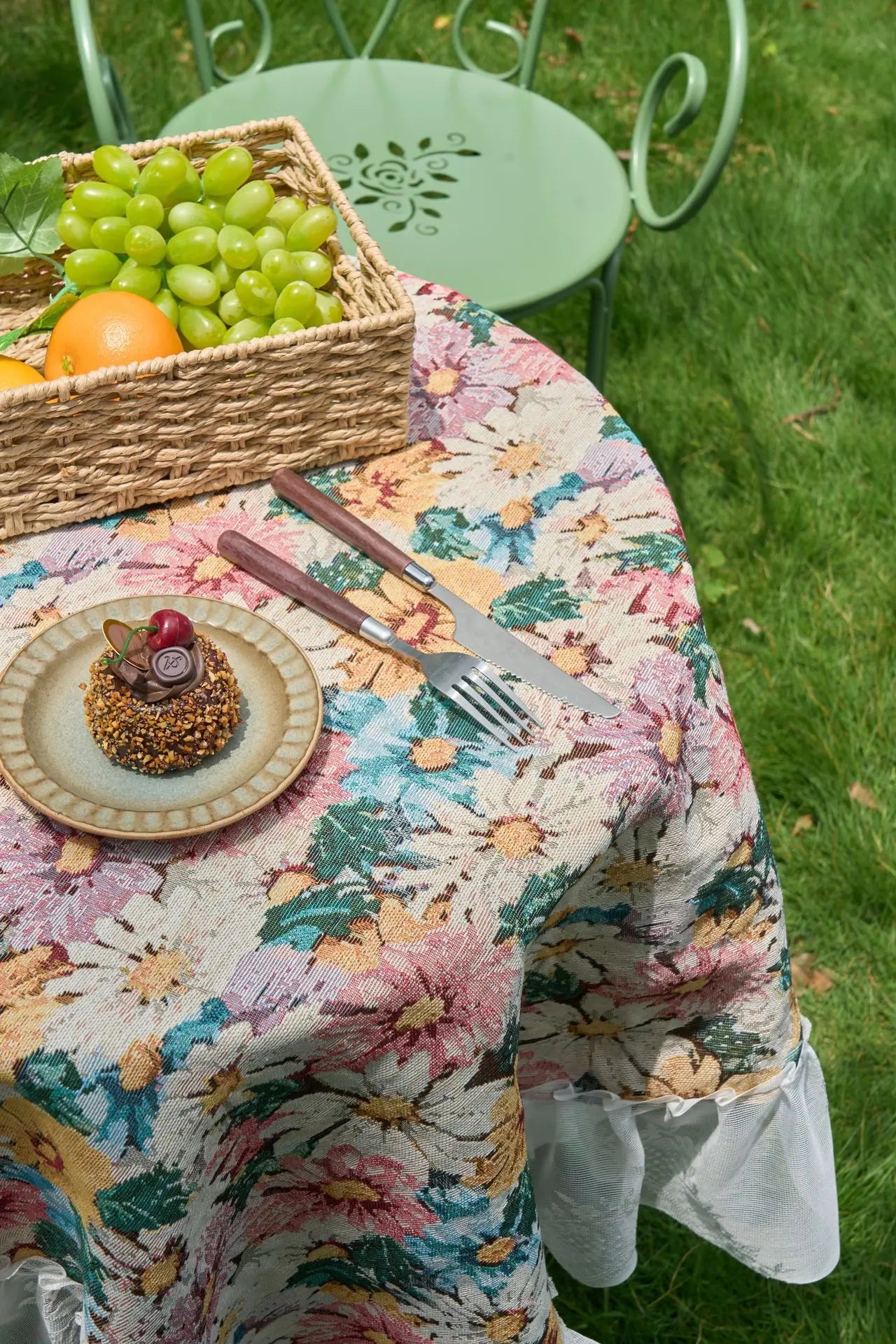 Floral Tablecloth with Lace Trim Flower Jacquard Rectangular Dinner Table Cover,for Kitchen Dinning Tabletop,Home Parties Decor