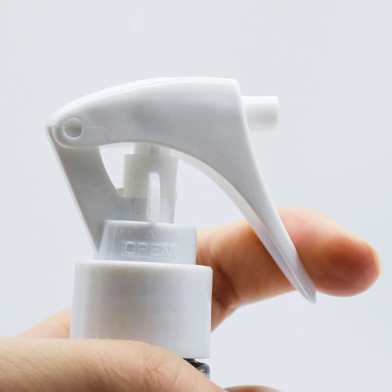 30ml Misting Watering Can Mini Refillable Plastic Perfume Atomizer Trigger Fine Transparent Spray Bottle Salon Hairdressing Tool