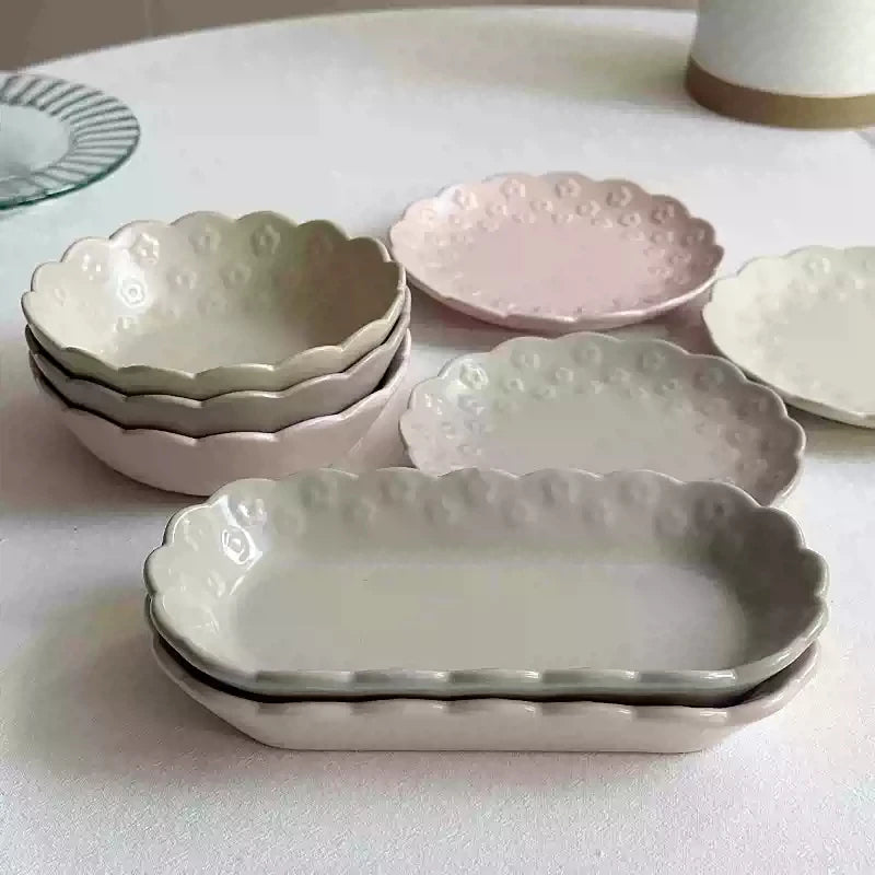 European Style Relief Flower Ceramic Tableware High Quality Breakfast Fruit Salad Bowl Solid Color Simple Pastry Bread Plates