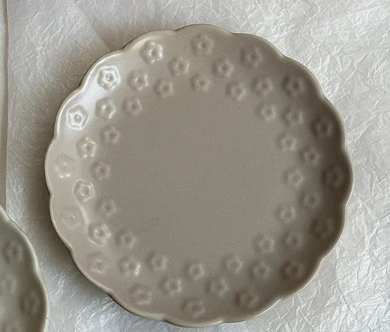 European Style Relief Flower Ceramic Tableware High Quality Breakfast Fruit Salad Bowl Solid Color Simple Pastry Bread Plates