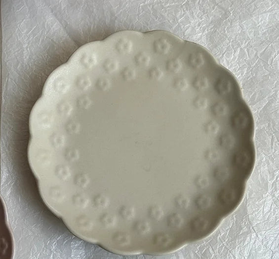 European Style Relief Flower Ceramic Tableware High Quality Breakfast Fruit Salad Bowl Solid Color Simple Pastry Bread Plates